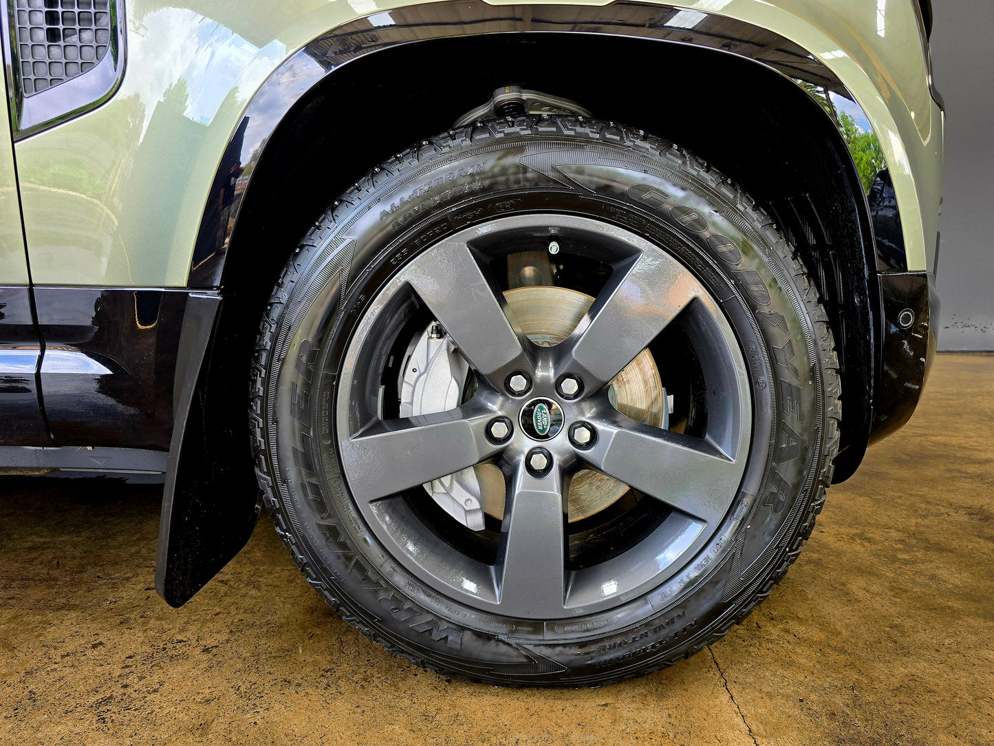2023 Land Rover Defender 110 D300 HSE X-Dynamic