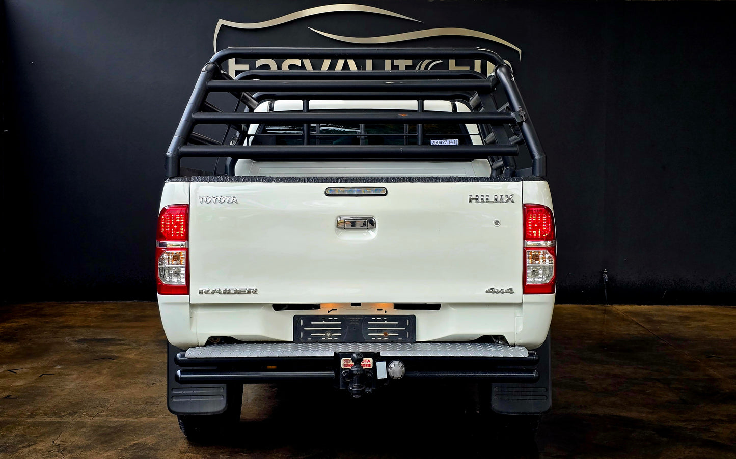 2014 Toyota Hilux 3.0 D-4DRB RAIDER 4x4 P/U M/T E/Cab