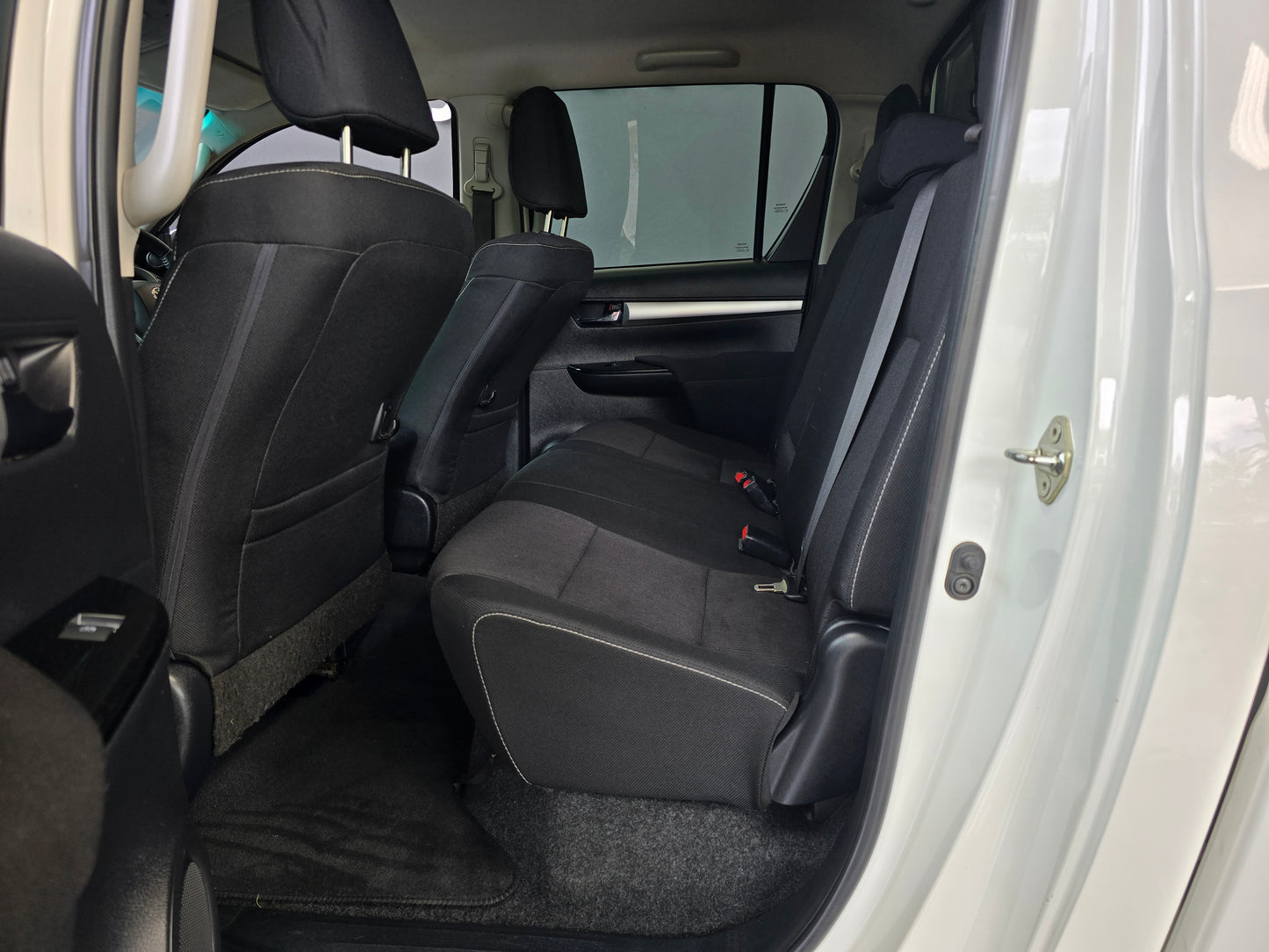 2017 Toyota Hilux 2.8 GD-6 RB LEGEND 4x4 P/U A/T D/Cab