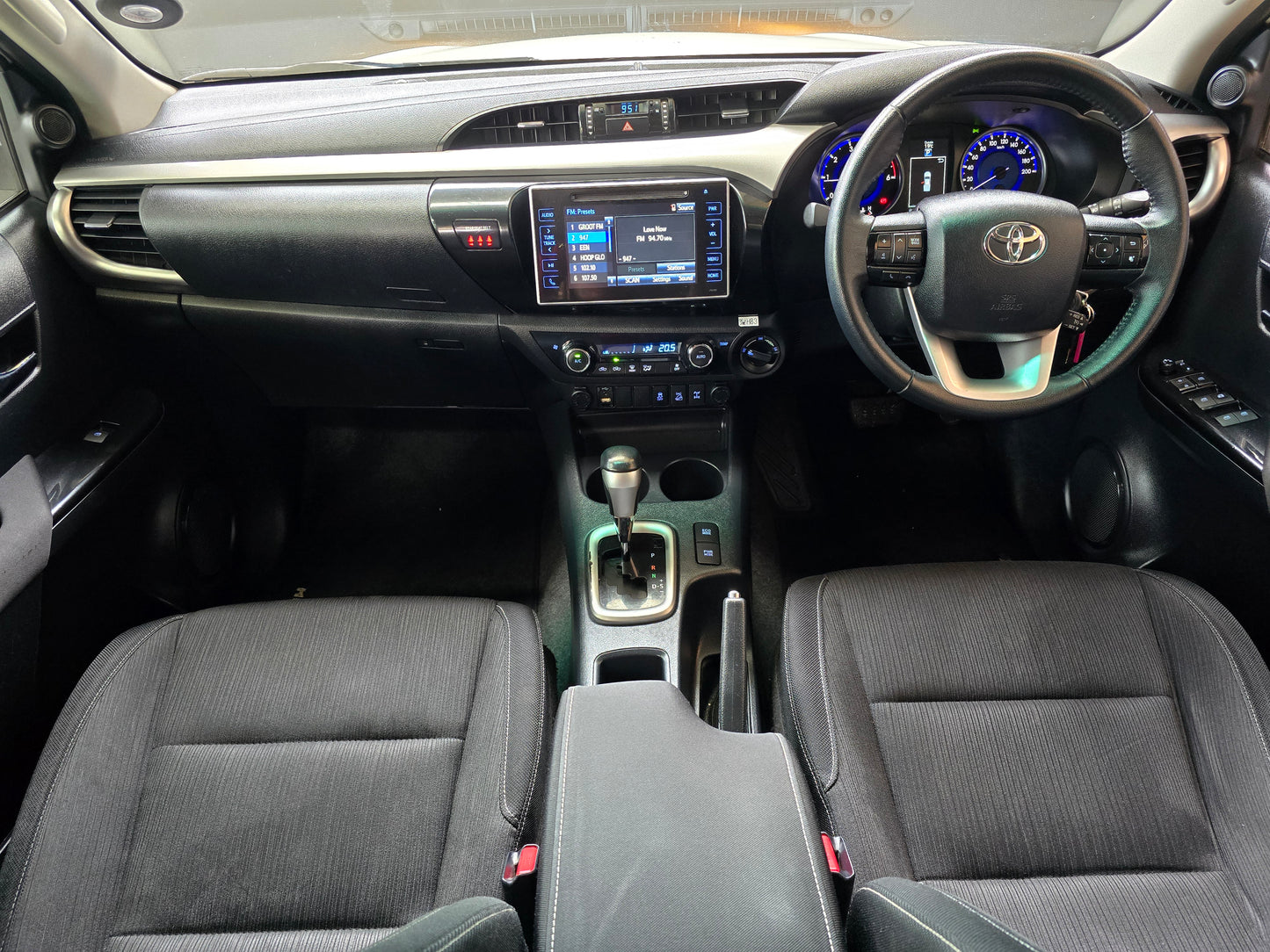 2017 Toyota Hilux 2.8 GD-6 RB LEGEND 4x4 P/U A/T D/Cab