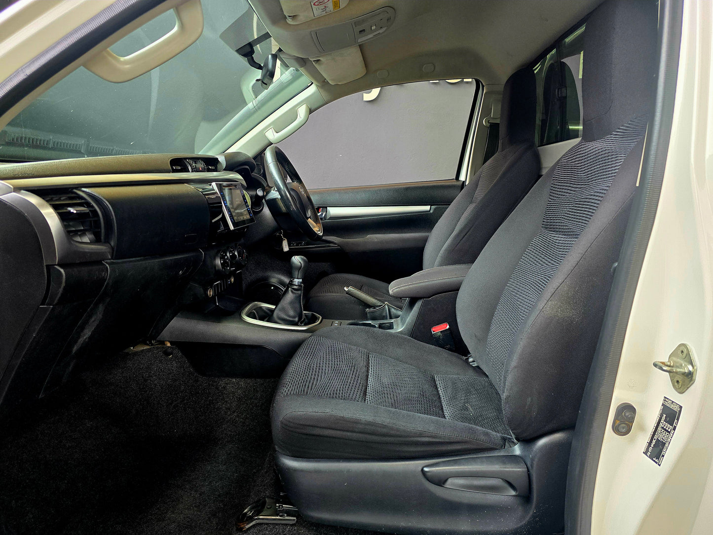 2017 Toyota Hilux 2.8 GD-6 RB RAIDER 4x4 P/U M/T S/Cab