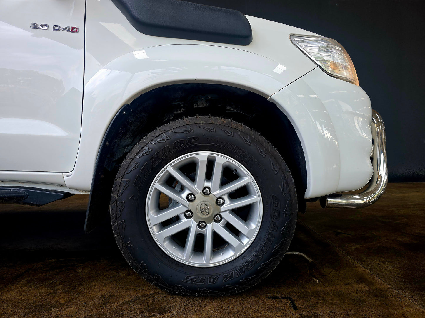 2014 Toyota Hilux 3.0 D-4DRB RAIDER 4x4 P/U M/T E/Cab