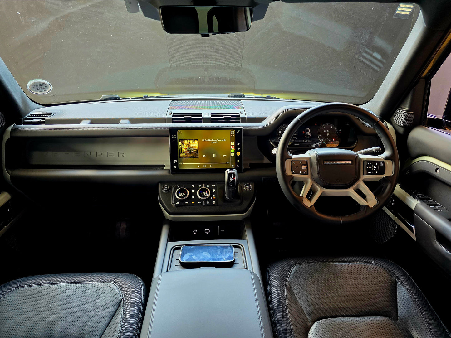 2023 Land Rover Defender 110 D300 HSE X-Dynamic