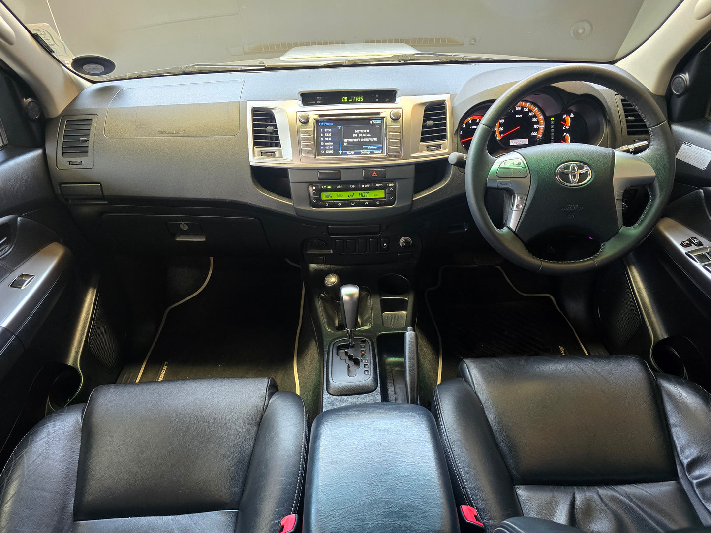 2015 Toyota Hilux 3.0 D-4D LEGEND 45 4x4 RB P/U A/T D/Cab