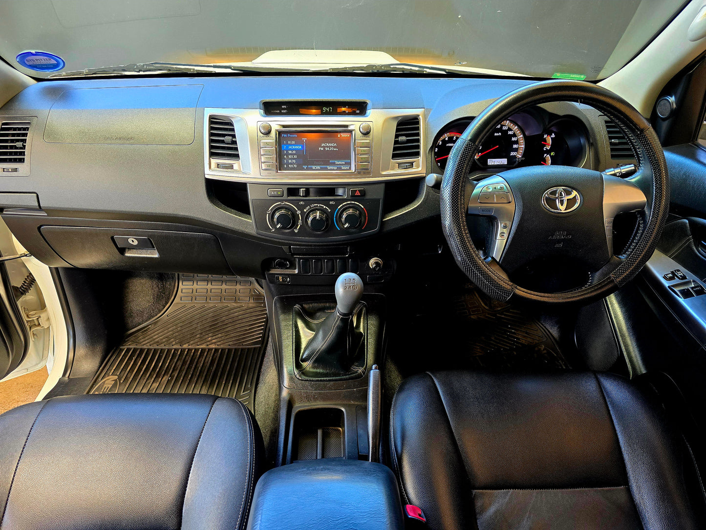 2015 Toyota Hilux 3.0 D-4D RB LEGEND 45 P/U M/T E/Cab