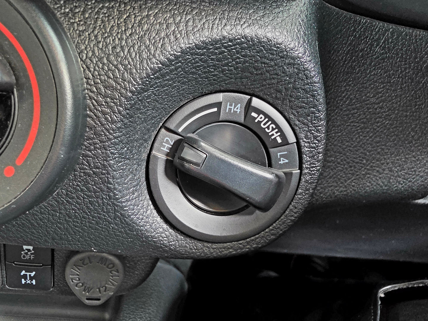 2025 Toyota Hilux 2.4 GD-6 RB RAIDER 4X4 P/U M/T D/Cab