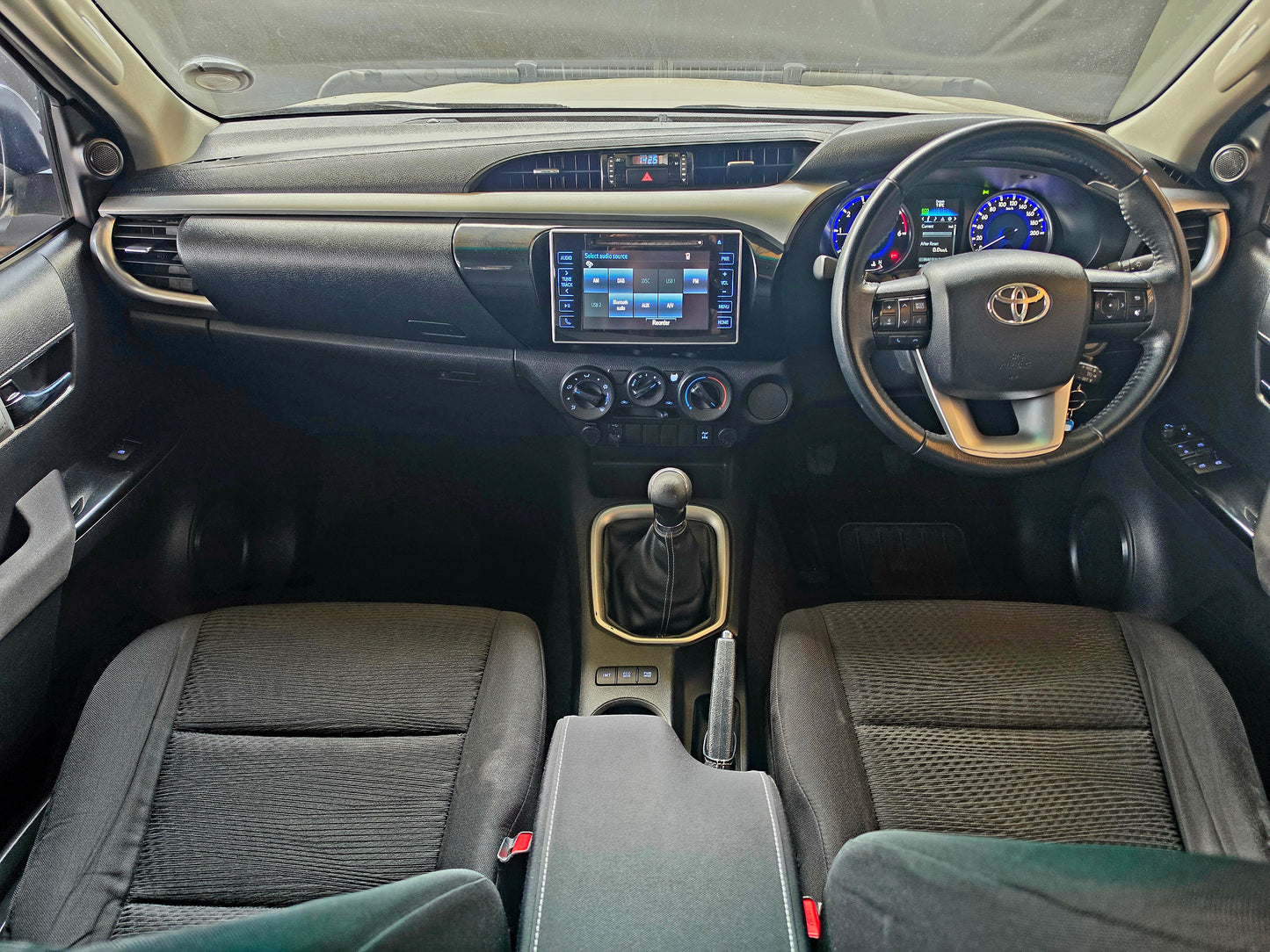 2017 Toyota Hilux 2.8 GD-6 RB RAIDER P/U M/T S/Cab