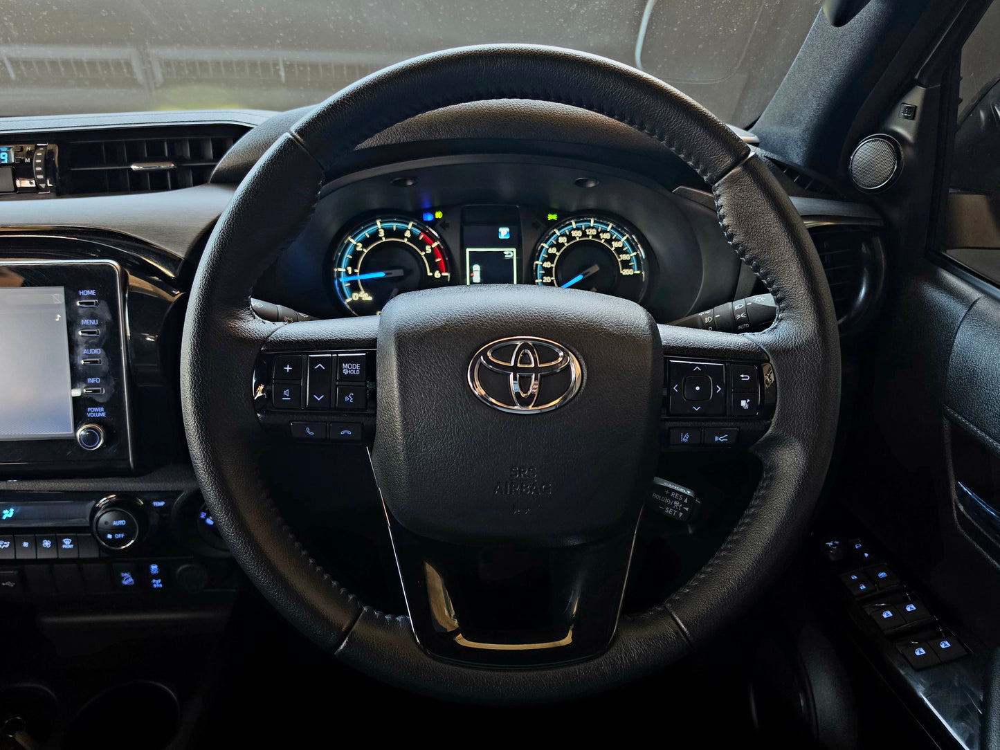 2025 Toyota Hilux 2.8G D-6 RB LEGEND 55 4x4 P/U A/T D/Cab