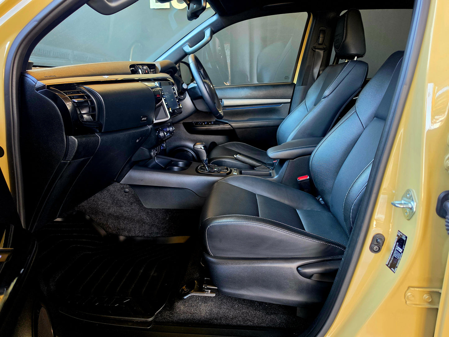 2025 Toyota Hilux 2.8G D-6 RB LEGEND 55 4x4 P/U A/T D/Cab