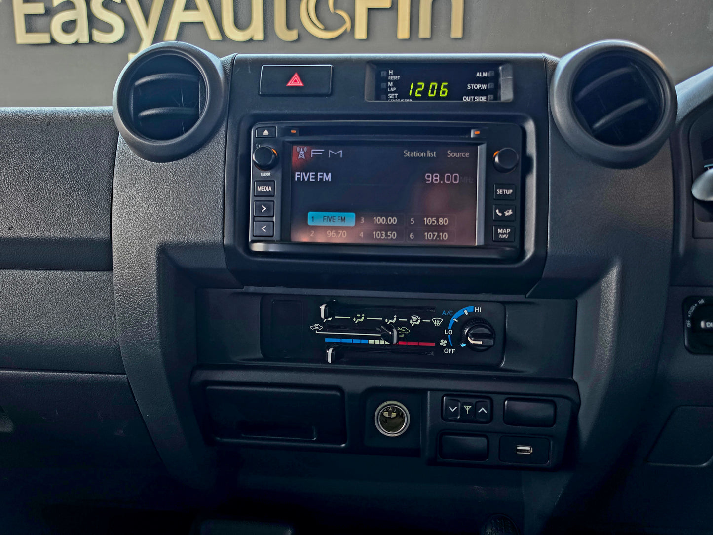 2015 Toyota Landcruiser 79 4.5 LX V8 P/U M/T