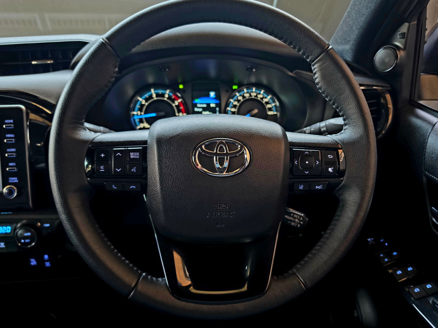 2025 Toyota Hilux 2.8 GD-6 LEGEND 55 4x4 P/U A/T D/Cab