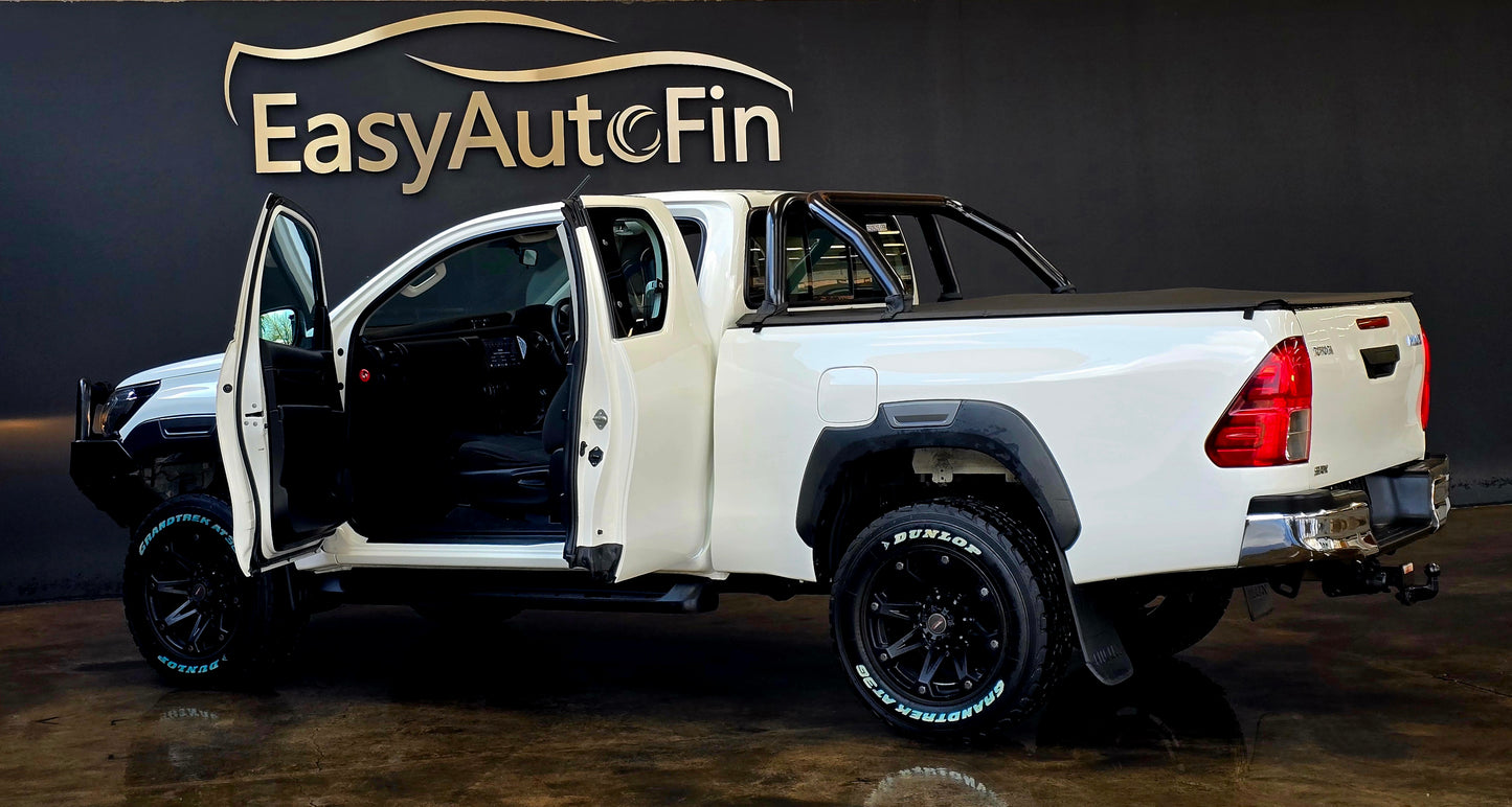2017 Toyota Hilux 2.4 GD-6 RB SRX P/U M/T E/Cab