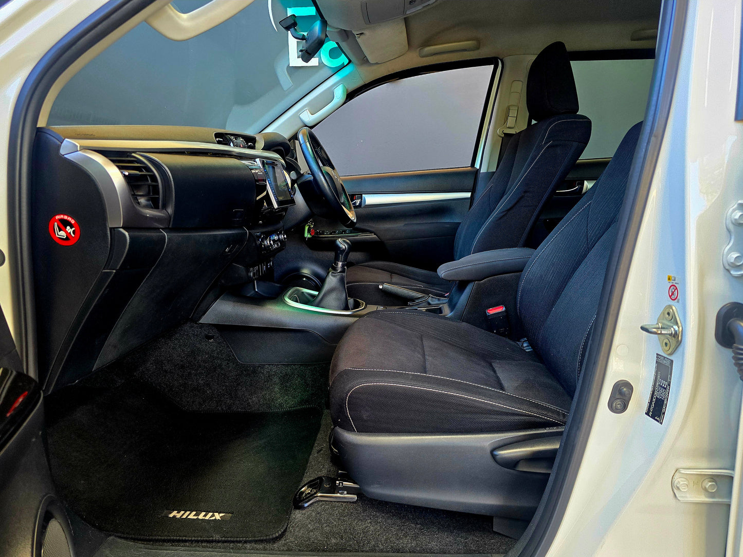2017 Toyota Hilux 2.8 GD-6 RB RAIDER P/U M/T D/Cab
