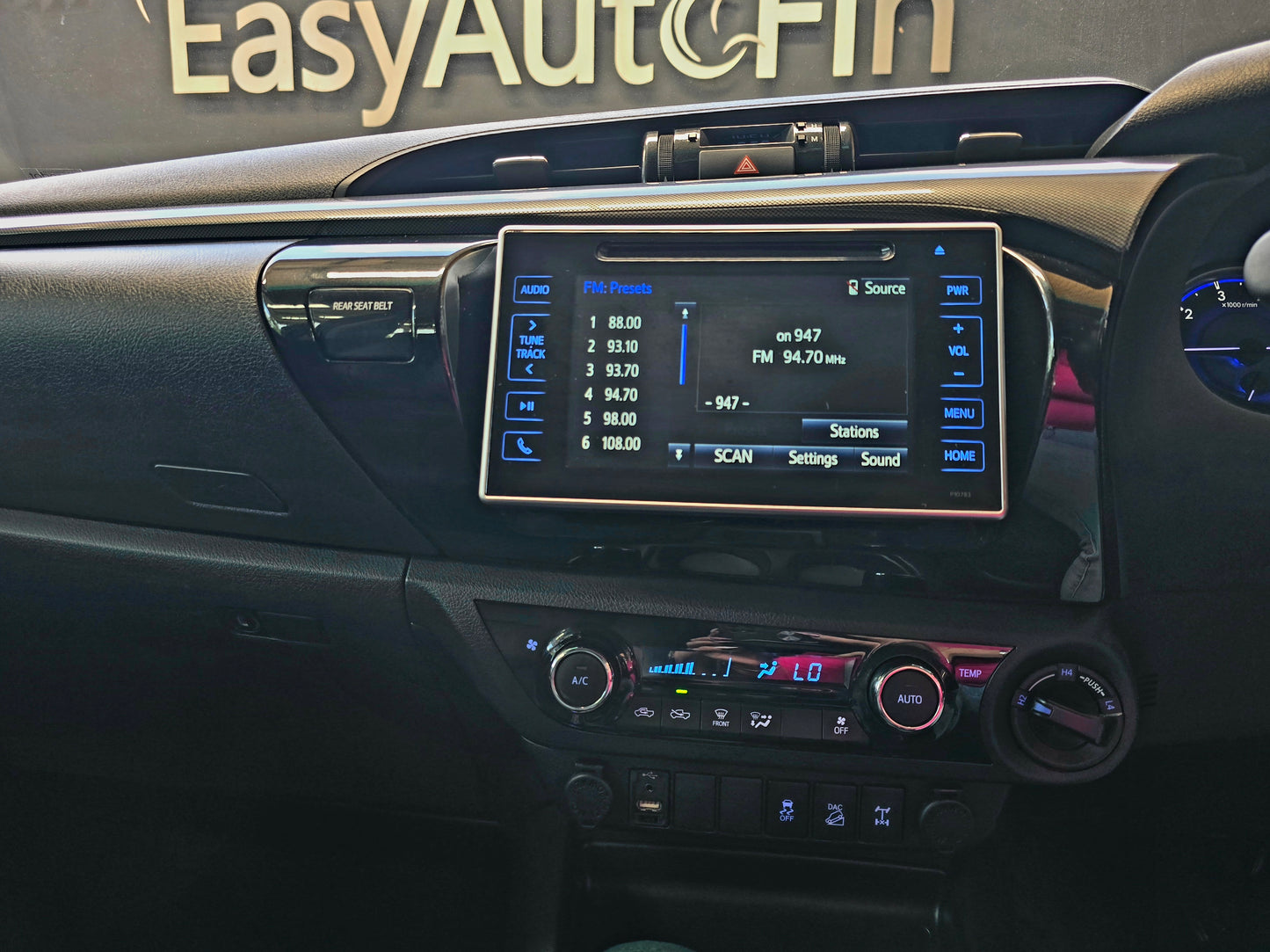 2017 Toyota Hilux 2.8 GD-6 RB RAIDER 4X4 P/U A/T D/Cab(BLACK EDITION)