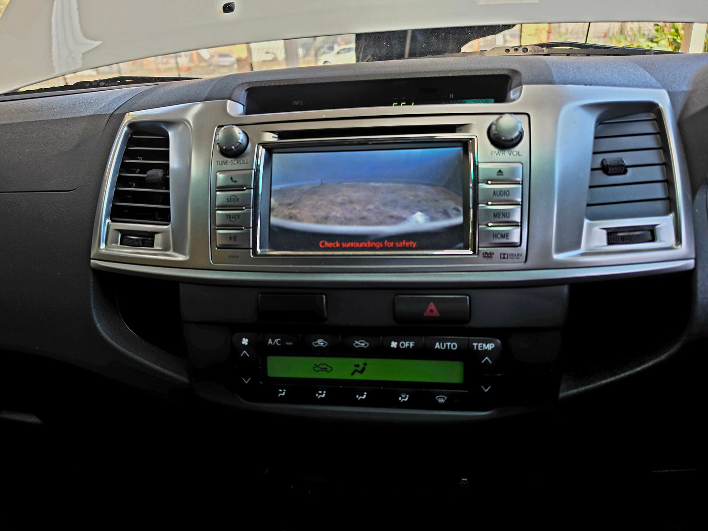 2015 Toyota Hilux 3.0 D-4D LEGEND 45 4X4 P/U M/T D/CAB