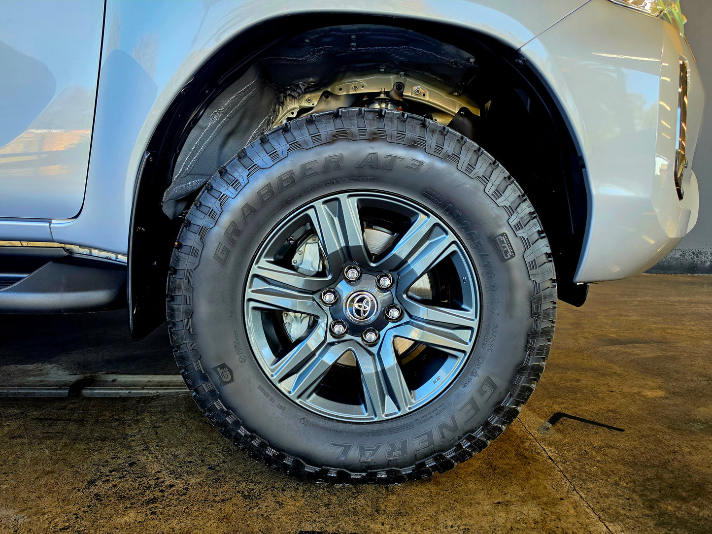 2023 Toyota Hilux 2.8 GD-6 RAIDER P/U A/T D/CAB