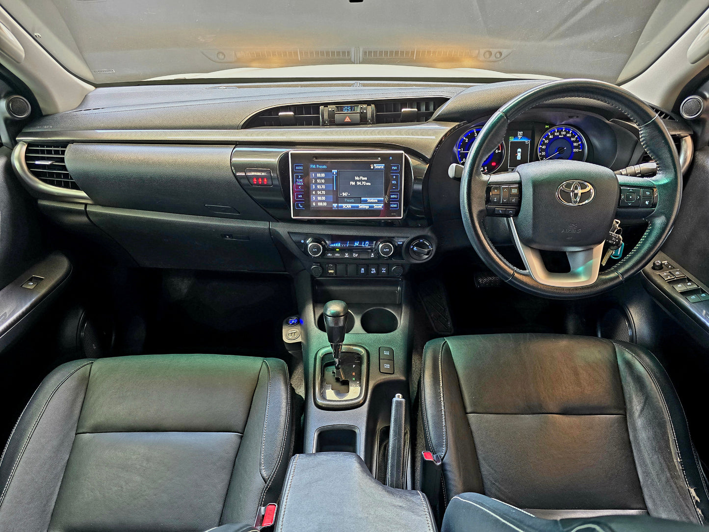 2017 Toyota Hilux 2.8 GD-6 RB RAIDER 4X4 P/U A/T D/Cab(BLACK EDITION)