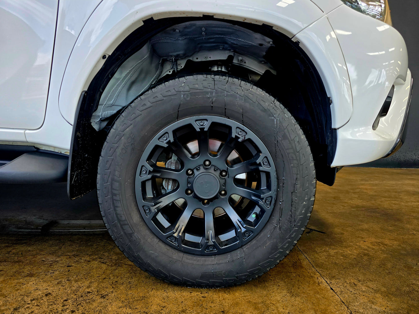 2017 Toyota Hilux 2.8 GD-6 RB RAIDER 4X4 P/U A/T D/Cab(BLACK EDITION)