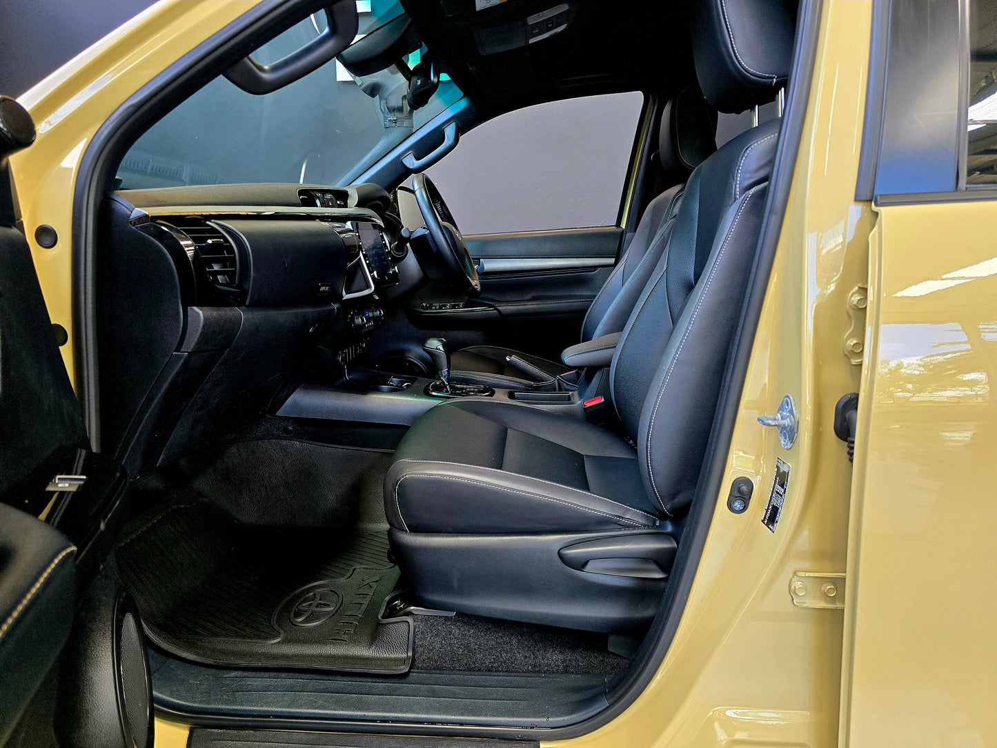 2023 Toyota Hilux 2.8 GD-6 RB LEGEND P/U A/T D/Cab