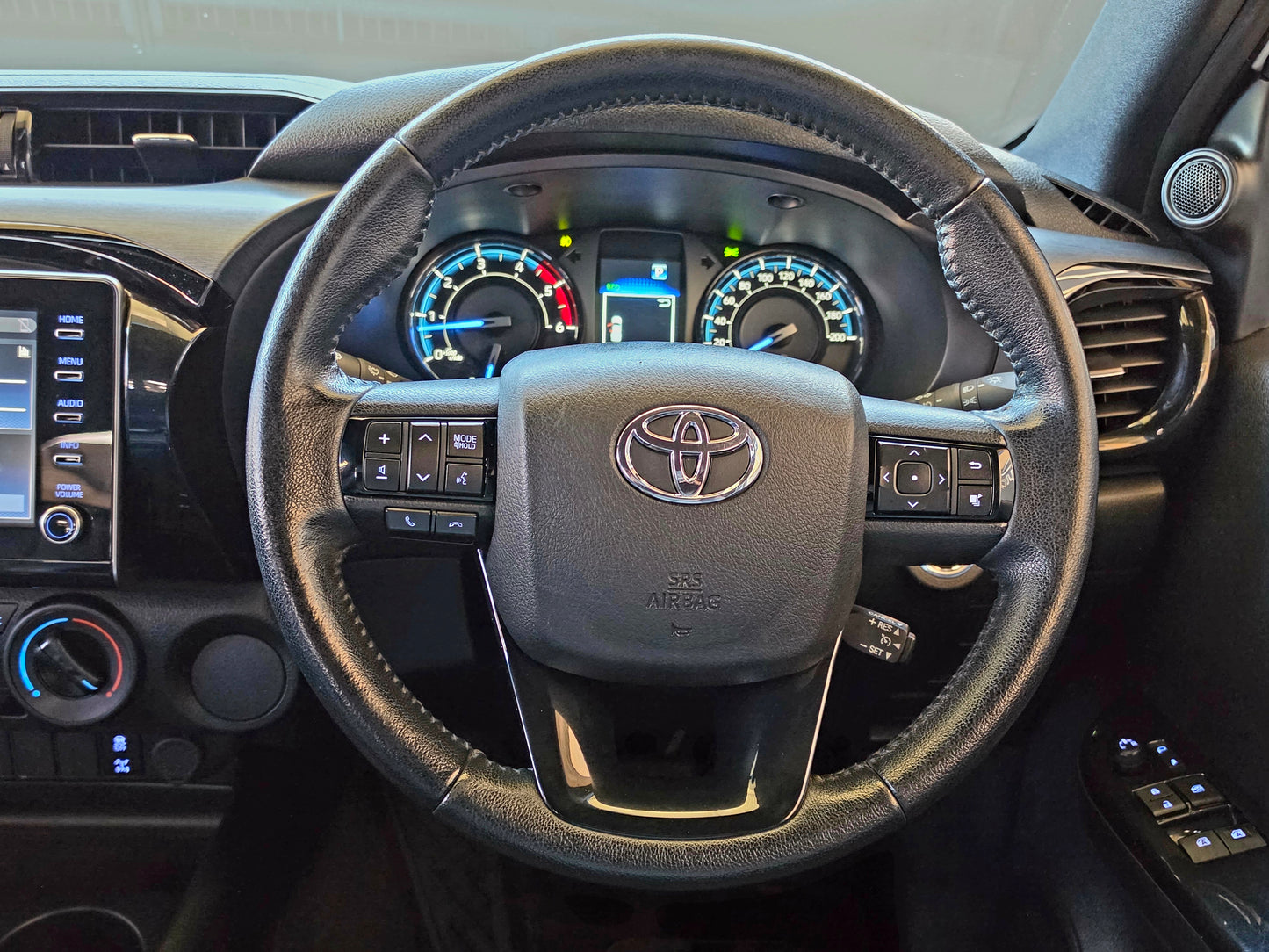 2022 Toyota Hilux 2.8 GD-6 RB LEGEND P/U A/T E/CAB