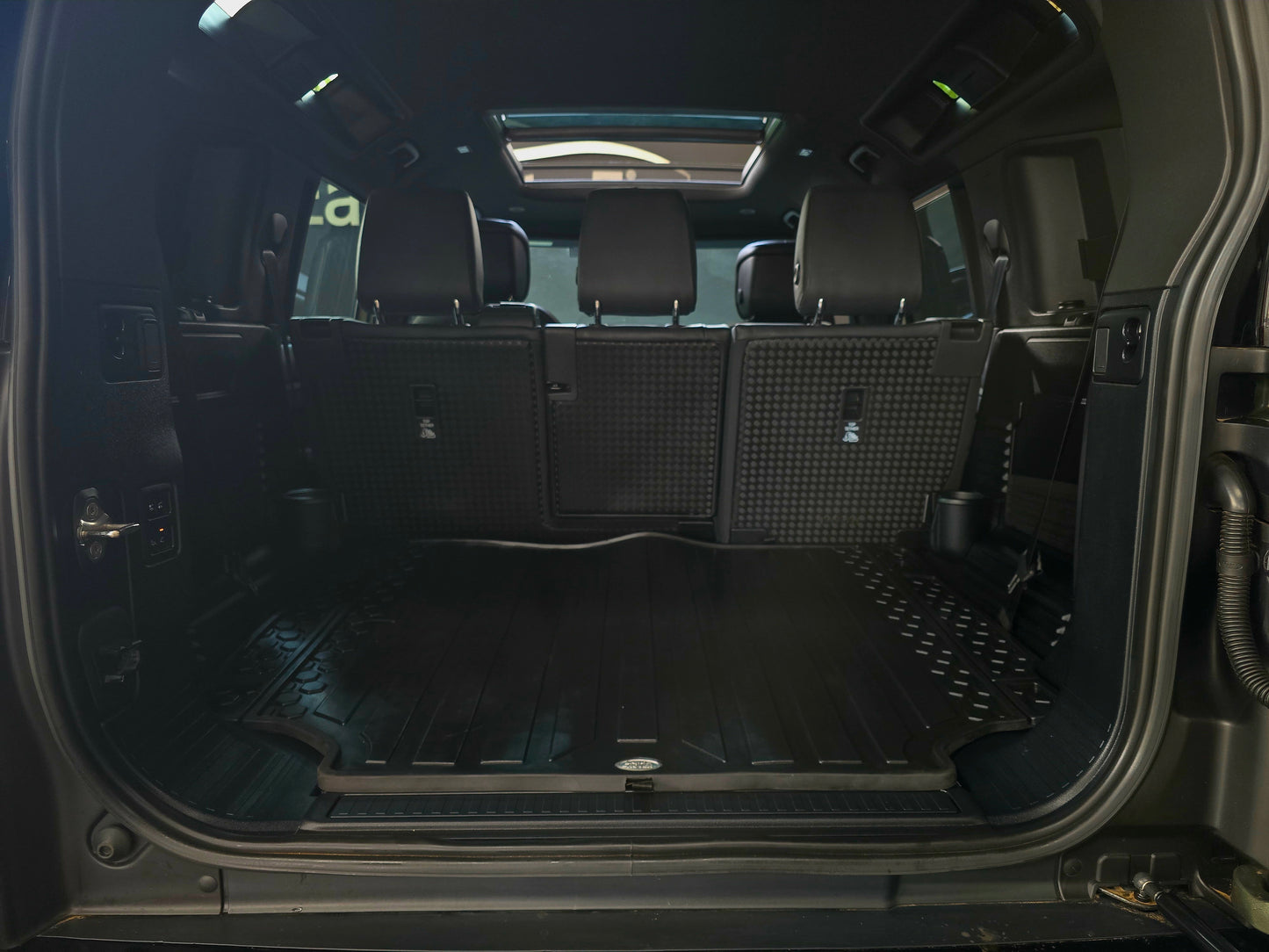 2023 Land Rover Defender 110 D300 HSE X-Dynamic