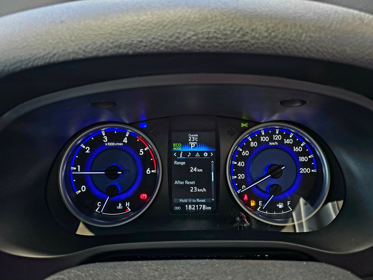 2017 Toyota Hilux 2.8 GD-6 RB RAIDER 4X4 P/U A/T D/Cab(BLACK EDITION)