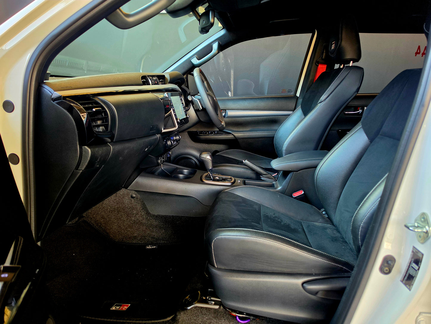2025 Toyota Hilux 2.8 GD-6 GR-SPORT 4X4 P/U A/T D/Cab