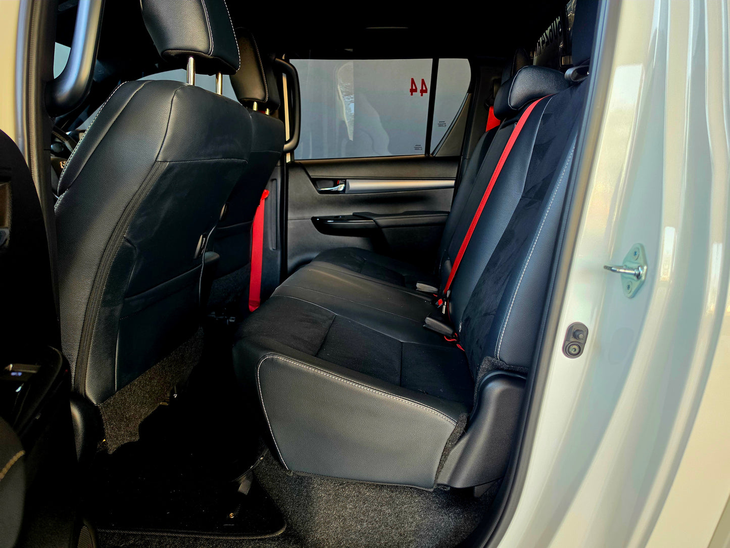 2025 Toyota Hilux 2.8 GD-6 GR-SPORT 4X4 P/U A/T D/Cab