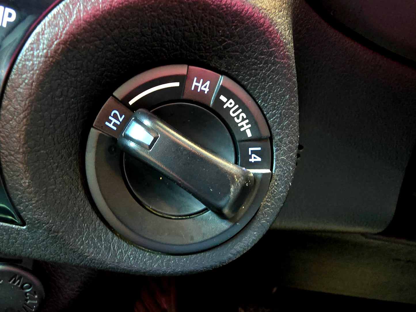 2017 Toyota Hilux 2.8 GD-6 RB RAIDER 4X4 P/U A/T D/Cab(BLACK EDITION)