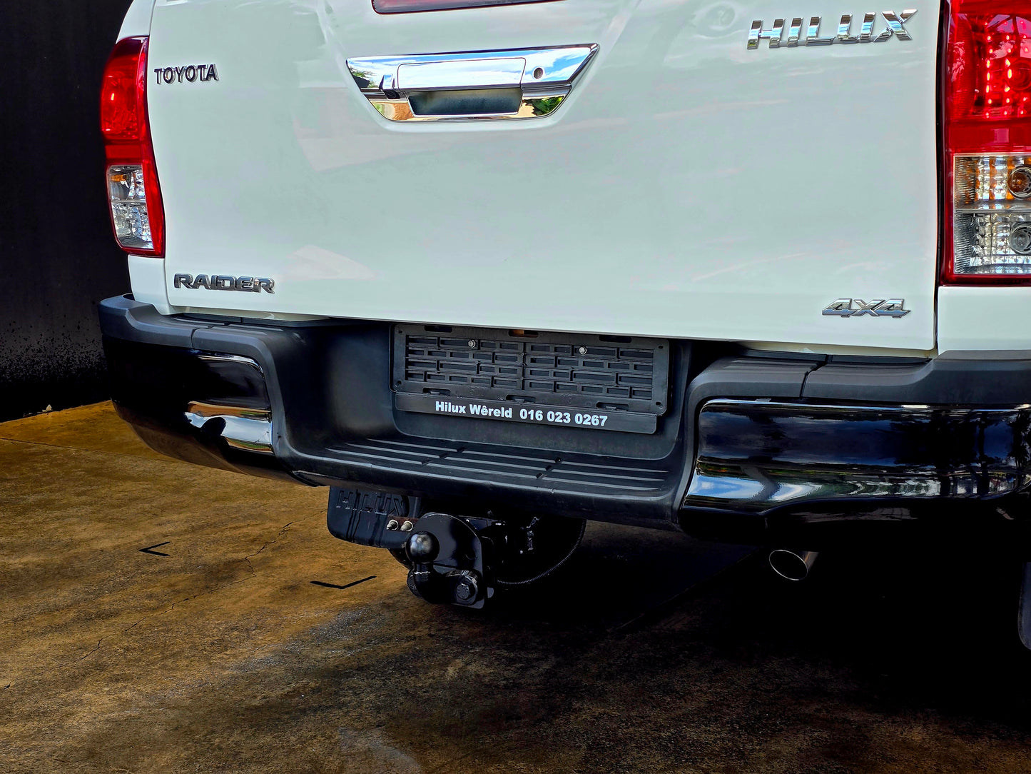 2017 Toyota Hilux 2.8 GD-6 RB RAIDER 4X4 P/U A/T D/Cab(BLACK EDITION)