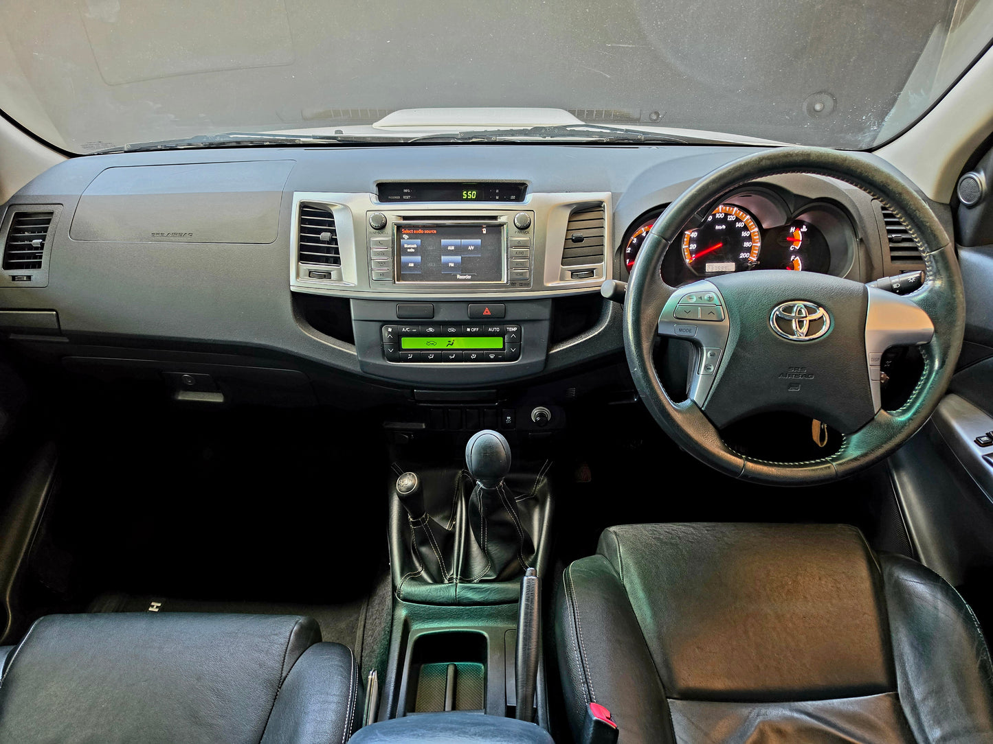 2015 Toyota Hilux 3.0 D-4D LEGEND 45 4X4 P/U M/T D/CAB
