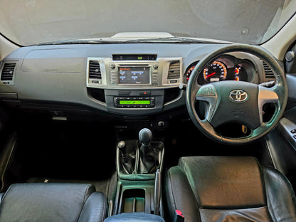 2015 Toyota Hilux 3.0 D-4D LEGEND 45 4X4 P/U M/T D/CAB