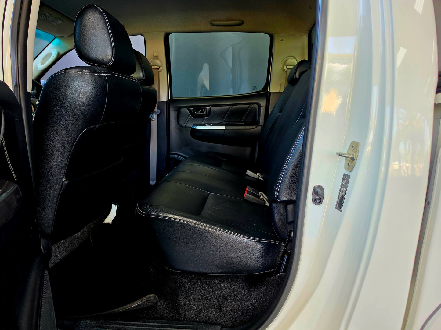 2015 Toyota Hilux 3.0 D-4D LEGEND 45 4X4 P/U M/T D/CAB